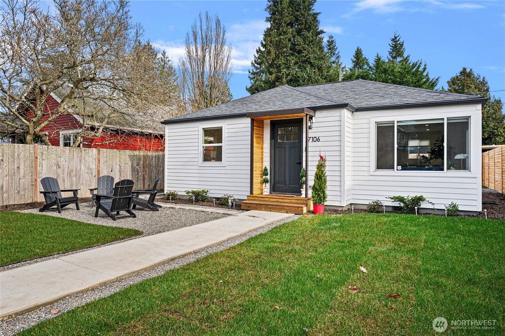 Photo of 7106 32nd Avenue SW, Seattle, WA 98126 (MLS # 2484982)