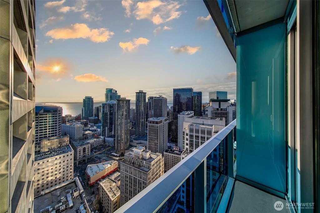 Photo of 737 Olive Way #3209, Seattle, WA 98101 (MLS # 2566659)
