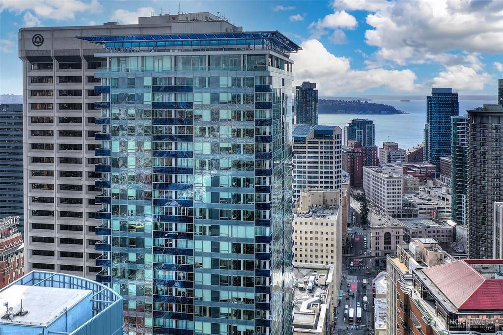 Photo of 737 Olive Way #3209, Seattle, WA 98101 (MLS # 2566659)