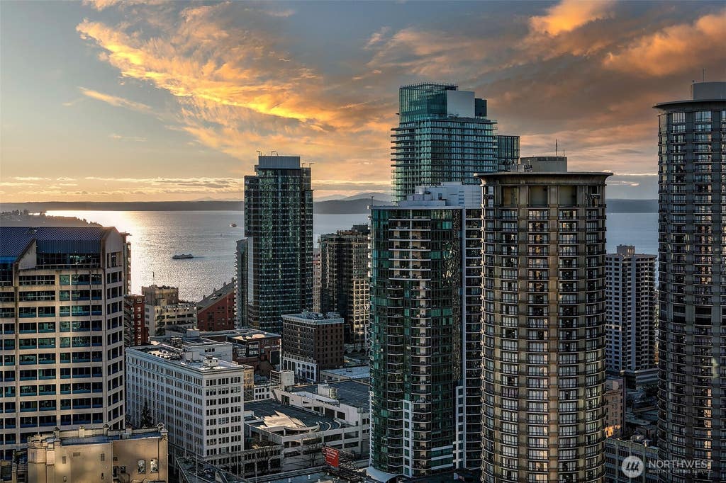 Photo of 737 Olive Way #3209, Seattle, WA 98101 (MLS # 2566659)