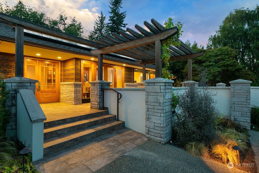 Photo of 16259 38th Avenue NE, Lake Forest Park, WA 98155 (MLS # 2149645)