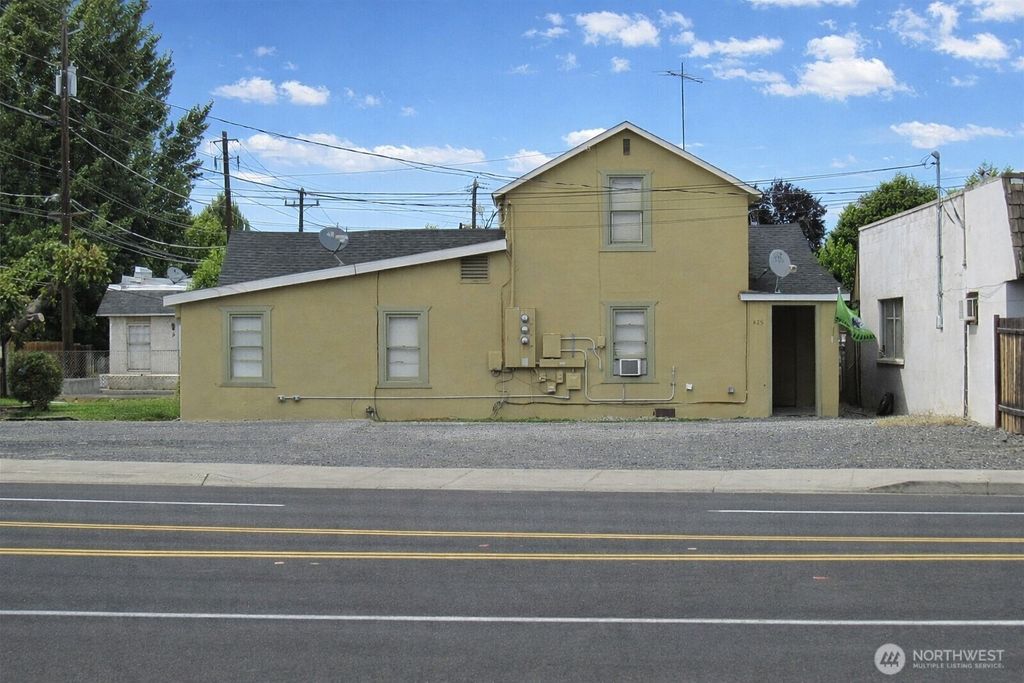 Photo of 40505 Basin Street SW #1-3, Ephrata, WA 98823 (MLS # 2472416)