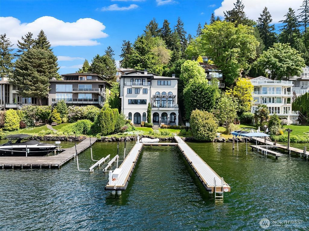 Photo of 9205 SE Shoreland Drive, Bellevue, WA 98004 (MLS # 2519800)