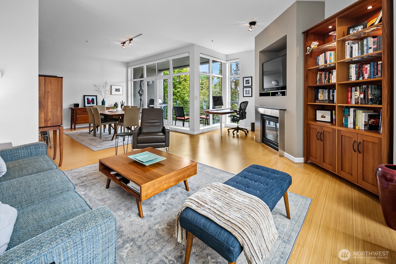 17 W Mercer Street 300