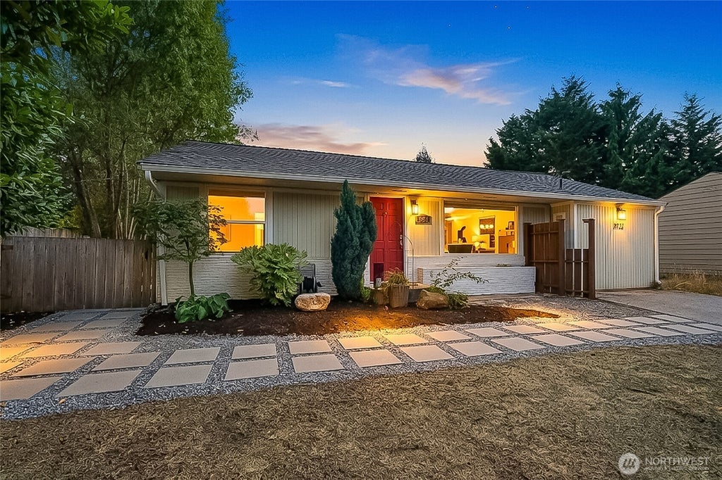Photo of 3922 214th Street SW, Mountlake Terrace, WA 98043 (MLS # 2569901)