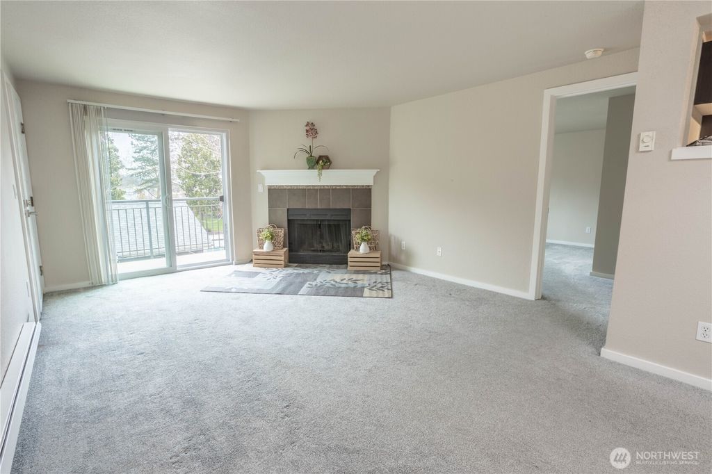 Photo of 12607 SE 41st Place #H207, Bellevue, WA 98006 (MLS # 2506961)