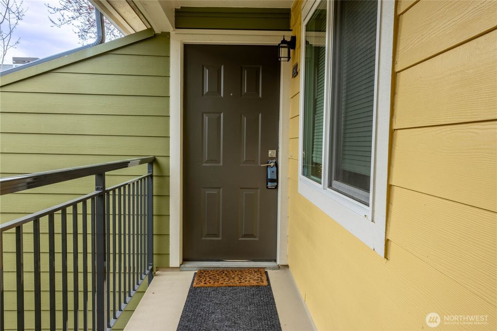 Photo of 12607 SE 41st Place #H207, Bellevue, WA 98006 (MLS # 2506961)