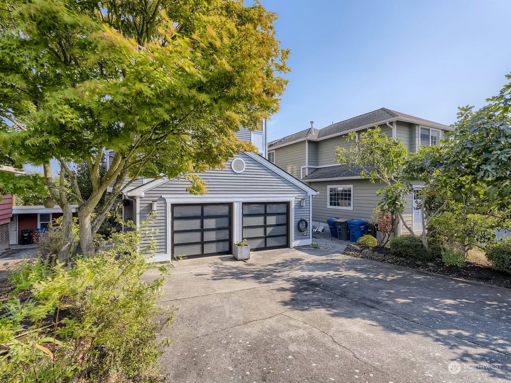 Photo of 4128 39th Avenue SW, Seattle, WA 98116 (MLS # 1994640)
