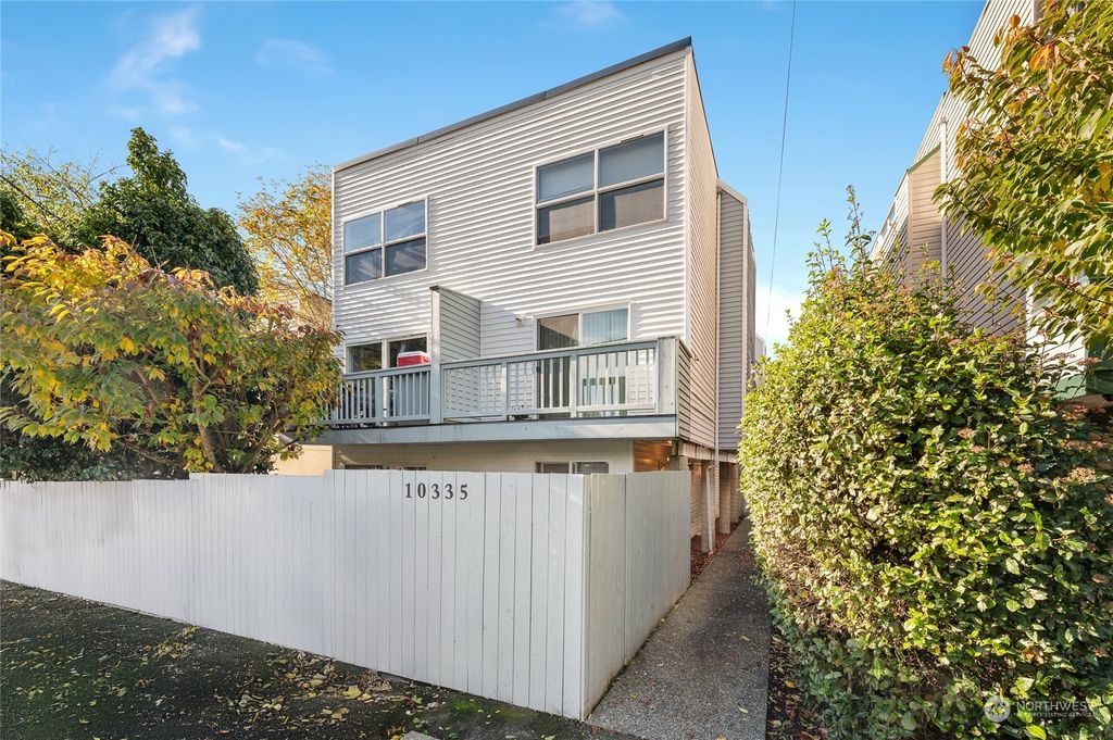 Photo of 10335 Midvale Avenue N, Seattle, WA 98133 (MLS # 2309970)