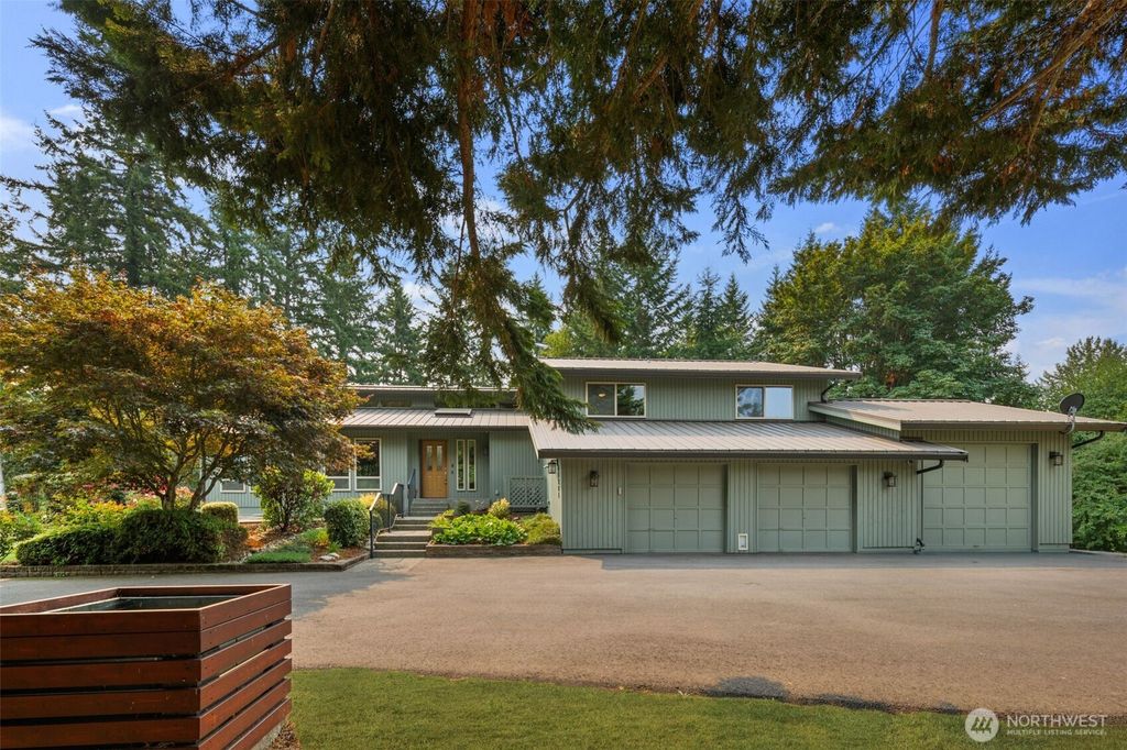 Photo of 23601 160th Avenue SE, Kent, WA 98042 (MLS # 2428187)