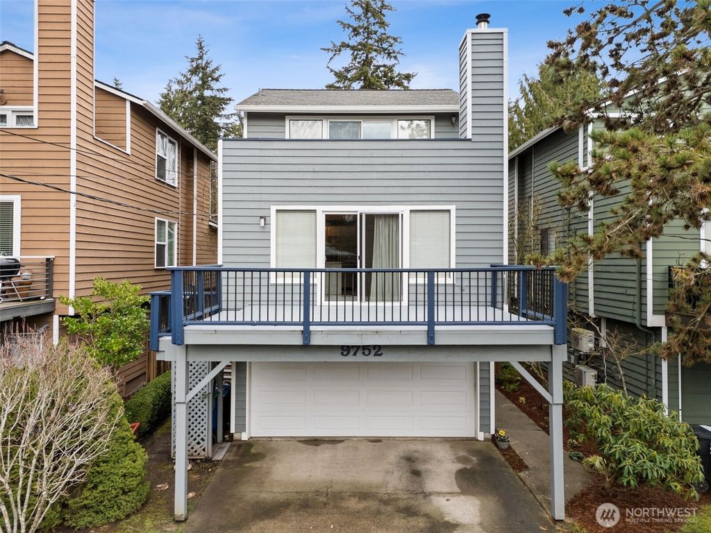 Photo of 9752 45th Avenue NE, Seattle, WA 98115 (MLS # 2337907)