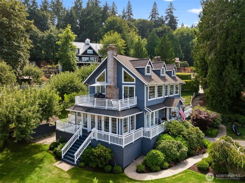 586 North Shore Boulevard