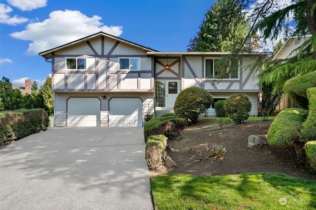 Photo of 12814 NE 139th Court, Kirkland, WA 98034 (MLS # 2065999)