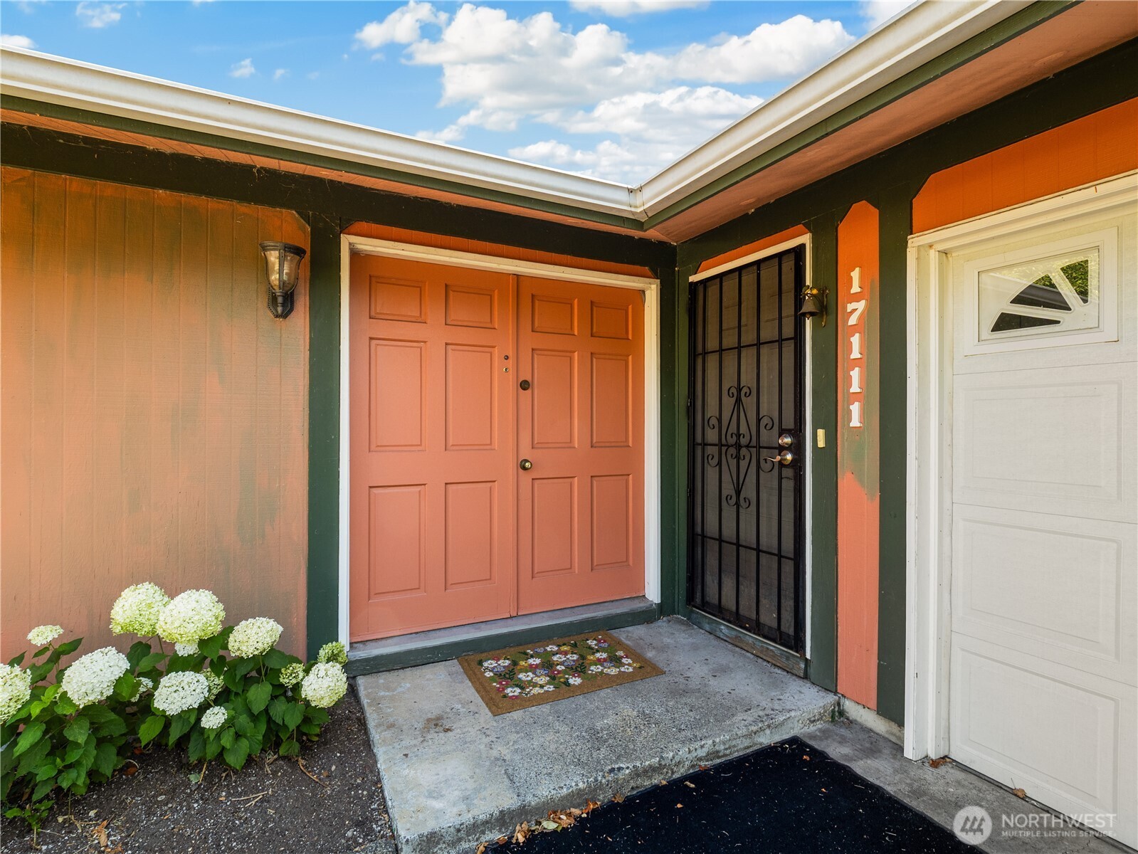 17111 5th Avenue Ct E