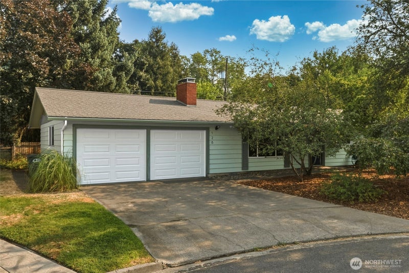128 Elliott Place