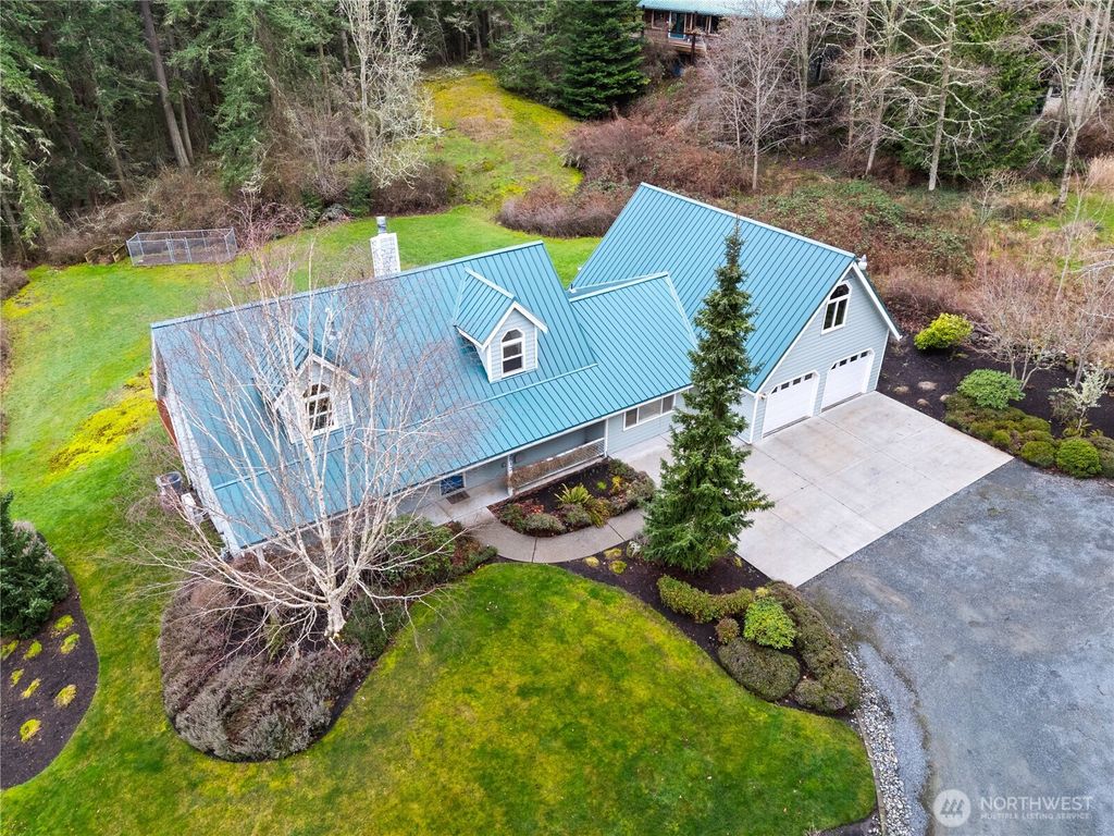 Photo of 2513 29th Street, Anacortes, WA 98221 (MLS # 2476986)