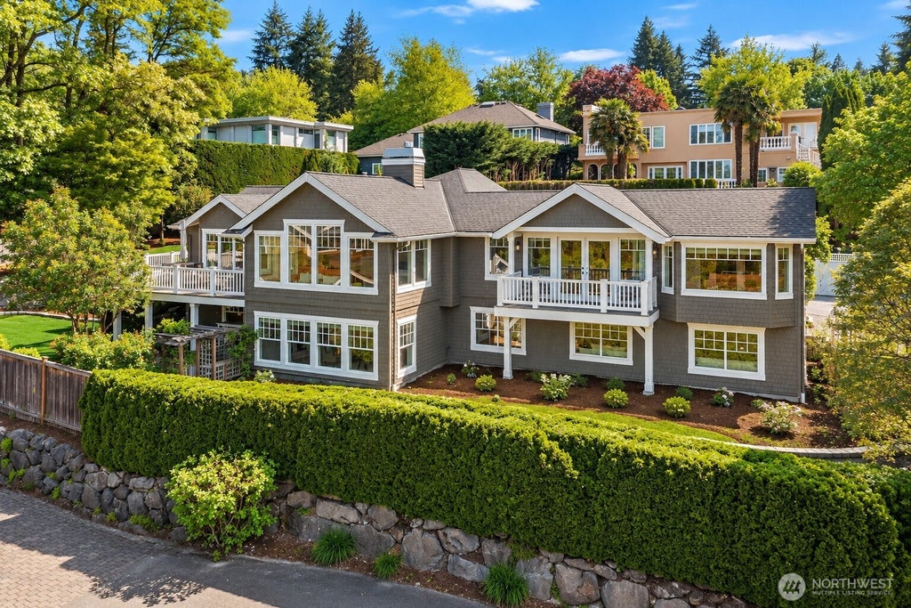 Photo of 10030 NE 110th Street, Kirkland, WA 98033 (MLS # 2564965)
