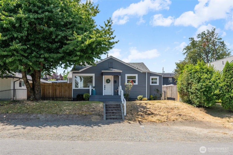 3344 S Sawyer