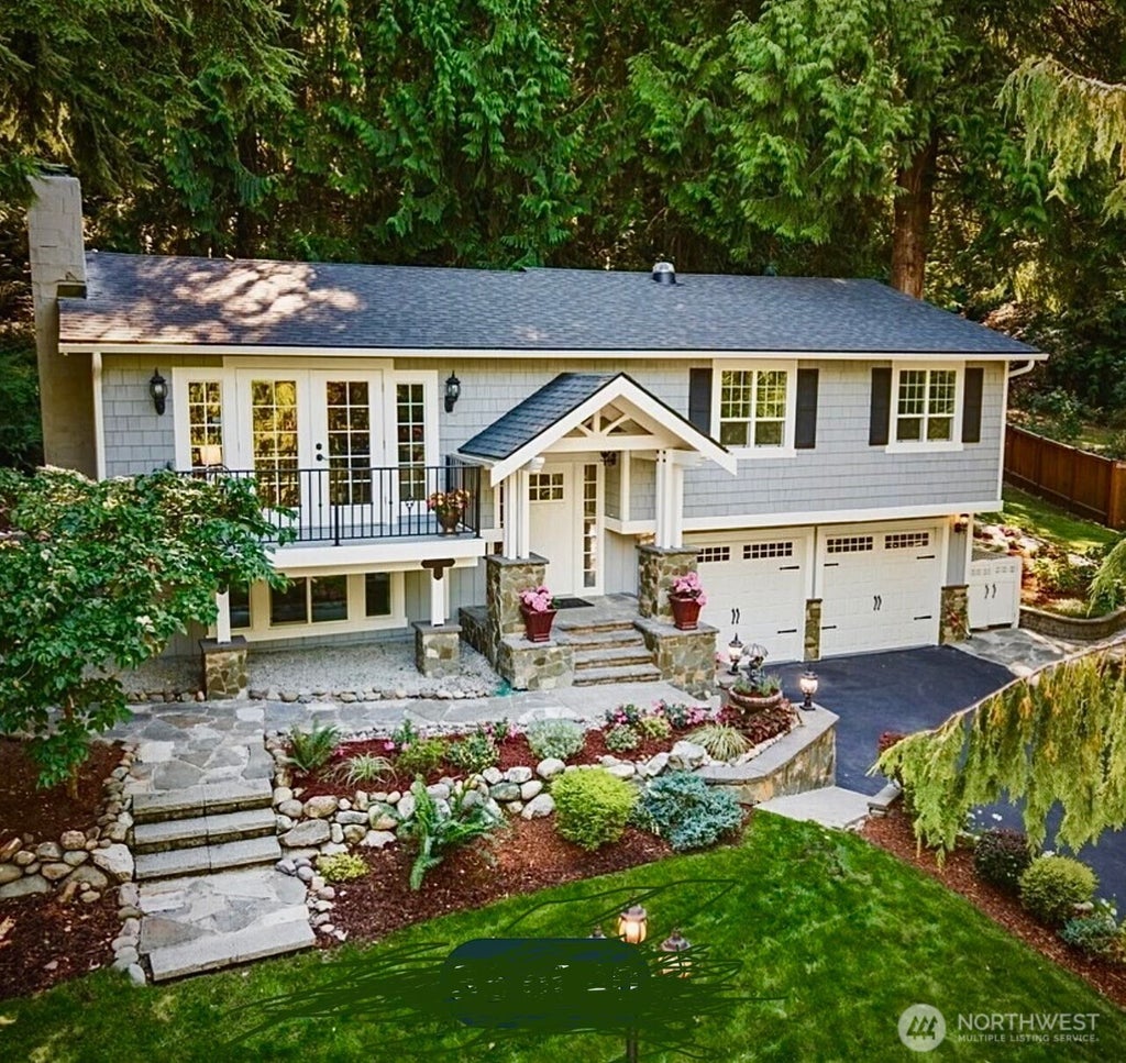 Photo of 153 221st Avenue NE, Sammamish, WA 98074 (MLS # 2563304)