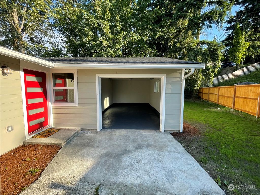 Photo of 13325 27 Avenue S, SeaTac, WA 98168 (MLS # 2101738)