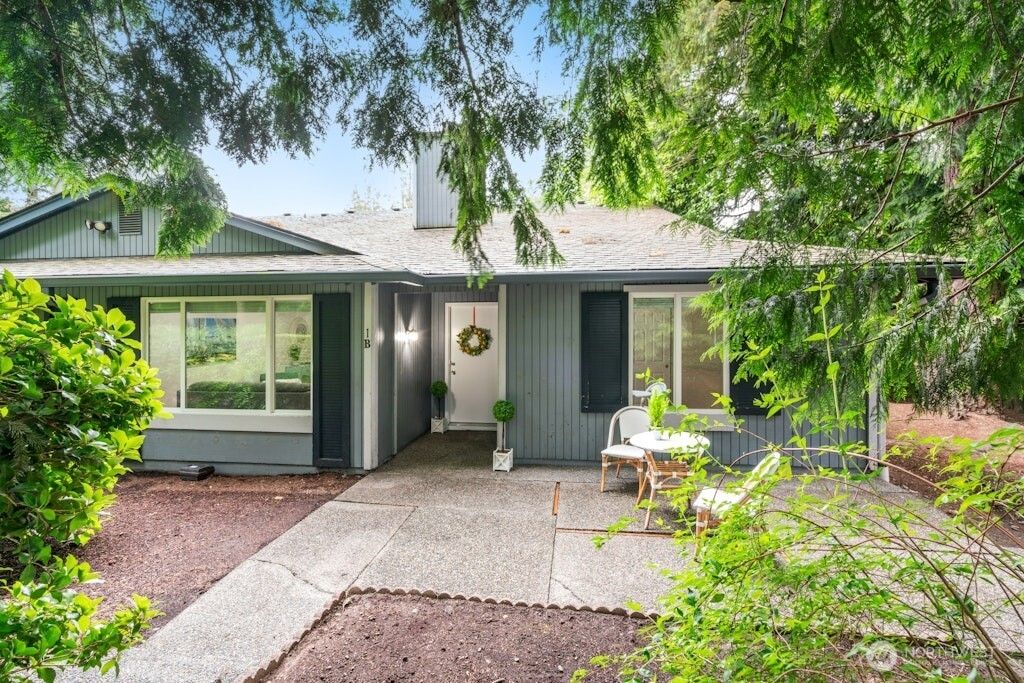 Photo of 506 S 321st Street #1B, Federal Way, WA 98003 (MLS # 2407870)
