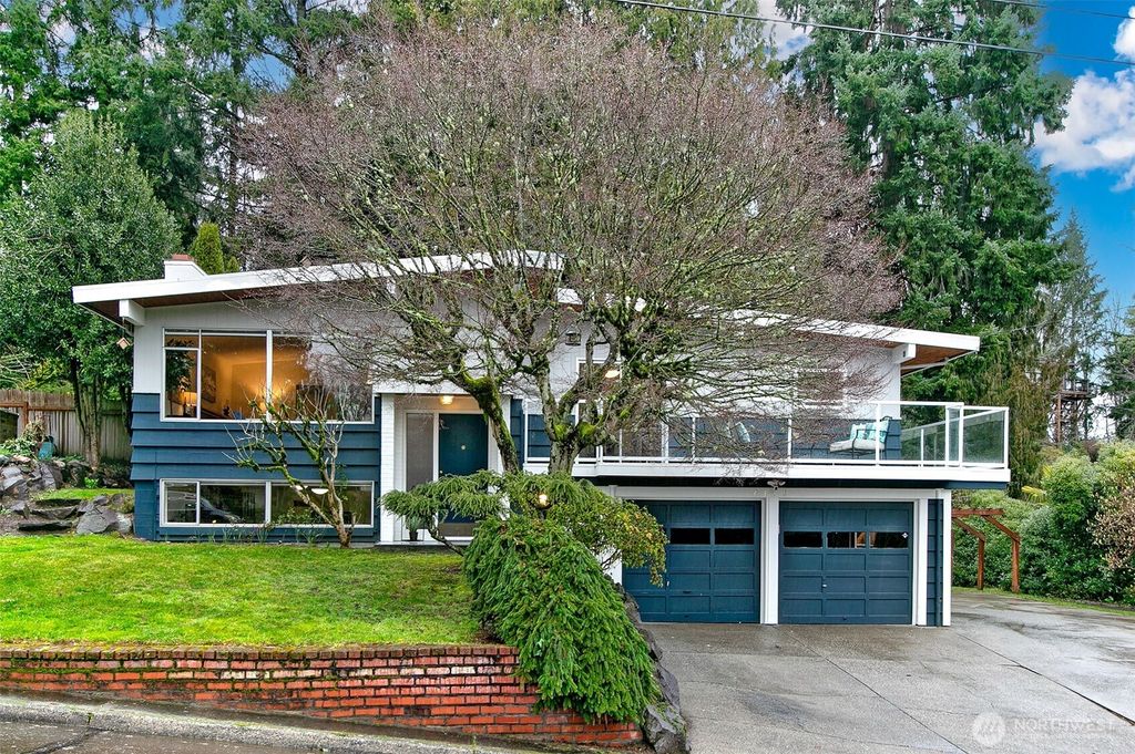 Photo of 6448 NE 184th Street, Kenmore, WA 98028 (MLS # 2487867)