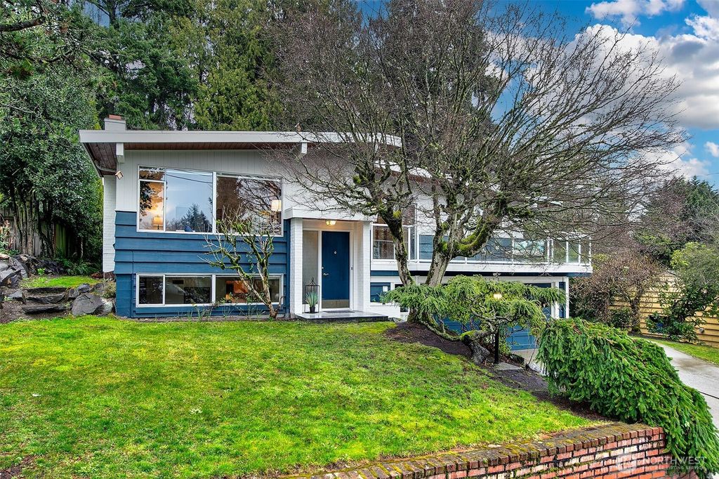 Photo of 6448 NE 184th Street, Kenmore, WA 98028 (MLS # 2487867)