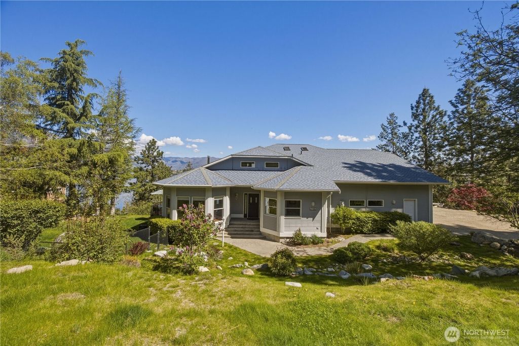 Photo of 7420 Navarre Drive, Chelan, WA 98816 (MLS # 2515949)