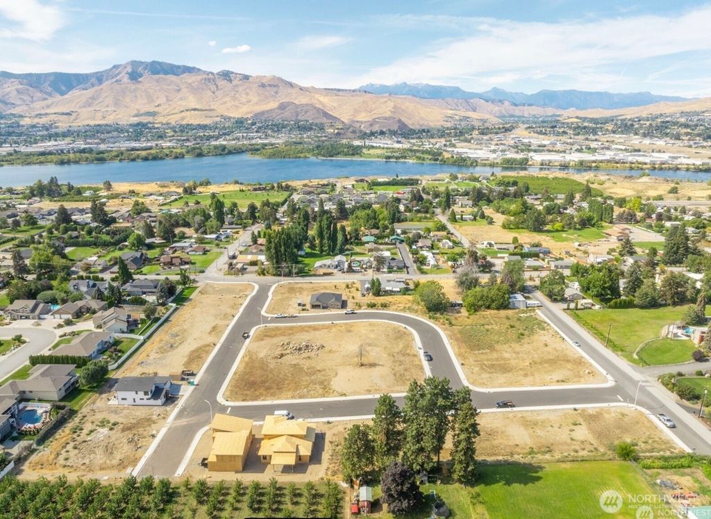 Photo of 3279 NW Brianna Avenue, East Wenatchee, WA 98802 (MLS # 2513309)