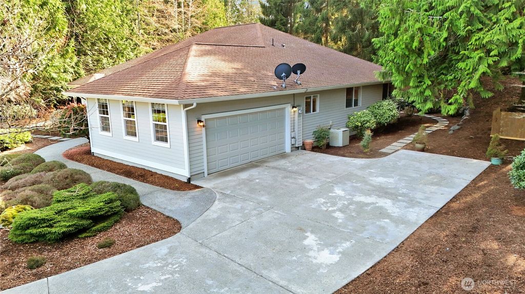 Photo of 44 Forester Lane, Port Ludlow, WA 98365 (MLS # 2499546)