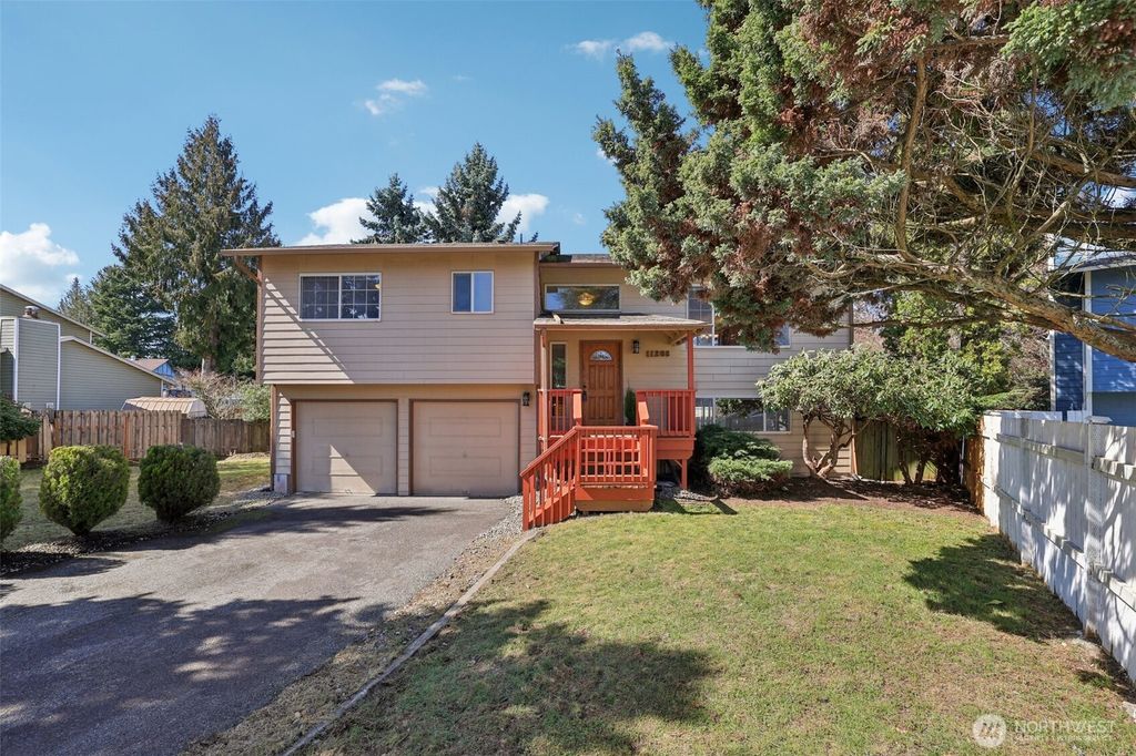 Photo of 11208 SE 234th Street, Kent, WA 98031 (MLS # 2499601)