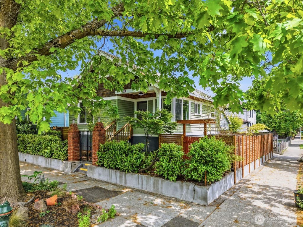 Photo of 902 22nd Avenue, Seattle, WA 98122 (MLS # 2545426)