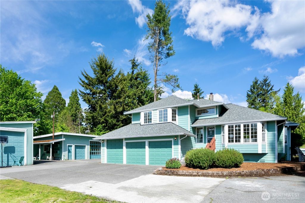 Photo of 7718 NE 183rd St St, Kenmore, WA 98028 (MLS # 2398635)