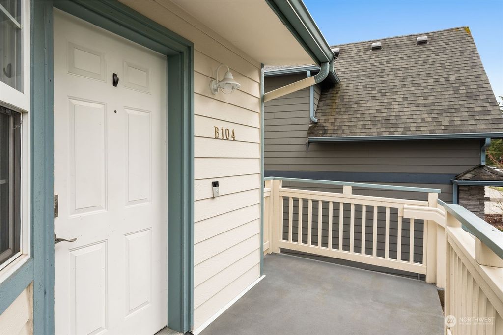 Photo of 13629 26th Place W #B-104, Lynnwood, WA 98087 (MLS # 2057213)