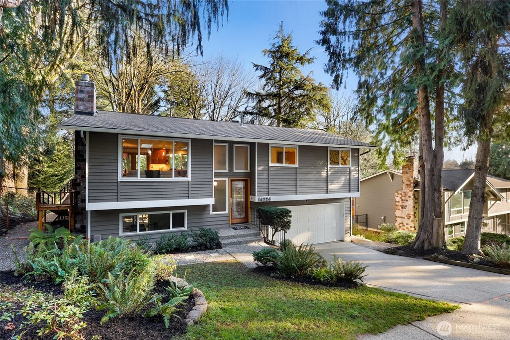 Photo of 14724 107th Avenue NE, Bothell, WA 98011 (MLS # 2471110)