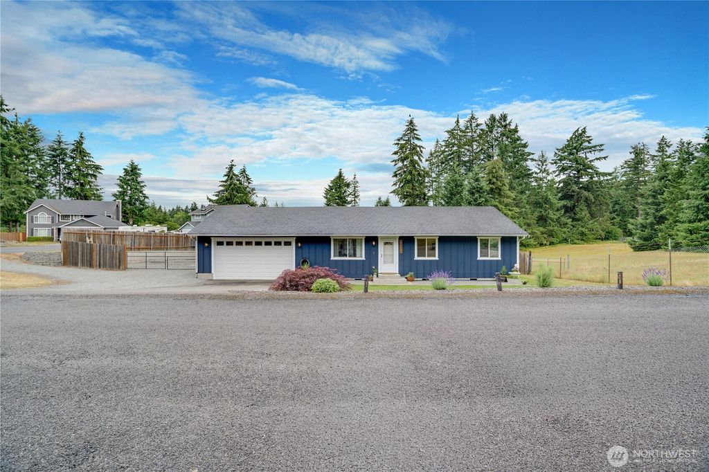 Photo of 24206 38th Avenue Court E, Spanaway, WA 98387 (MLS # 2546669)