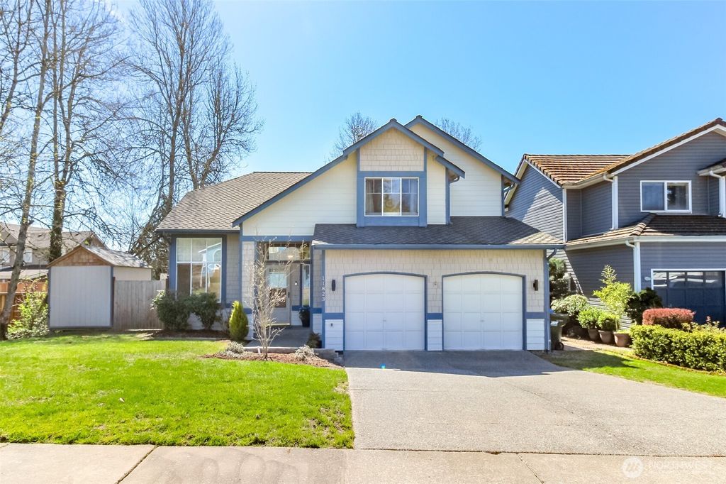 Photo of 11823 SE 203rd Street, Kent, WA 98031 (MLS # 2506506)