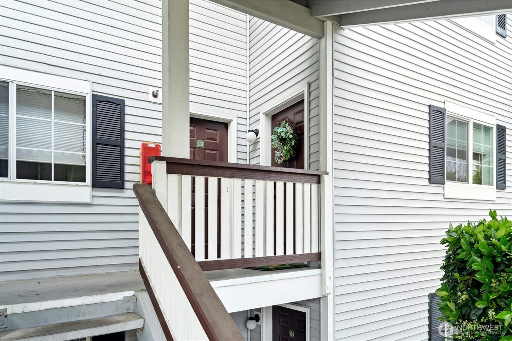 Photo of 23335 Cedar Way #B204, Mountlake Terrace, WA 98043 (MLS # 2401531)