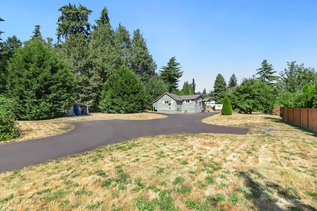 Photo of 20902 1st Avenue S, Des Moines, WA 98198 (MLS # 2265587)