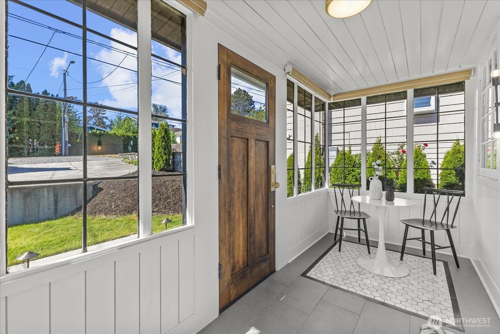 Photo of 4010 NE 95th Street, Seattle, WA 98115 (MLS # 2522362)