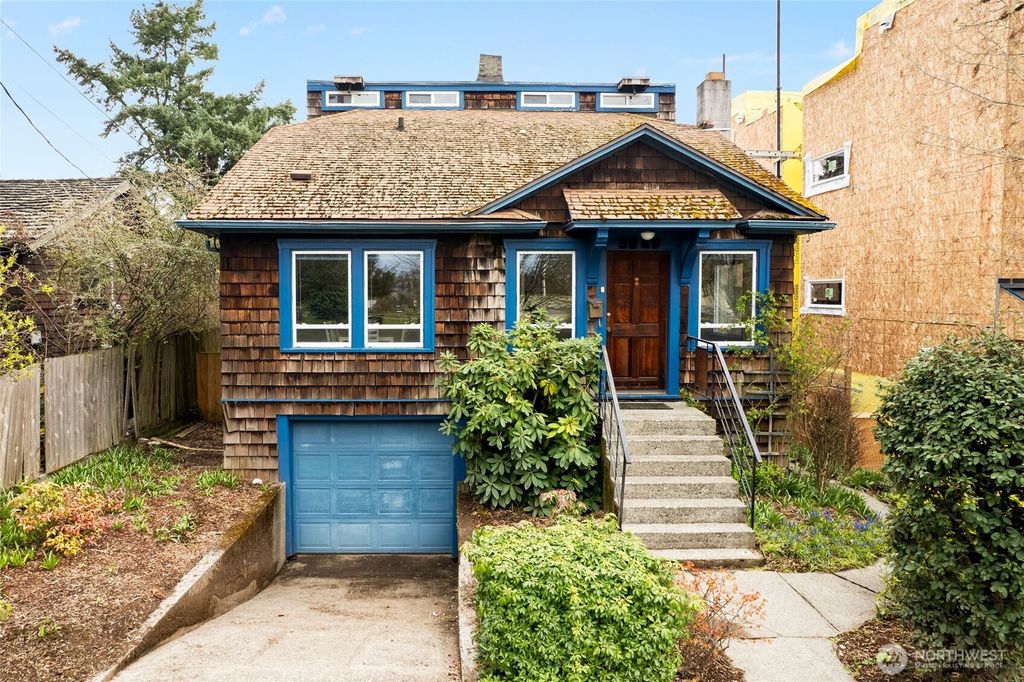 Photo of 5046 35th Avenue NE, Seattle, WA 98105 (MLS # 2496071)