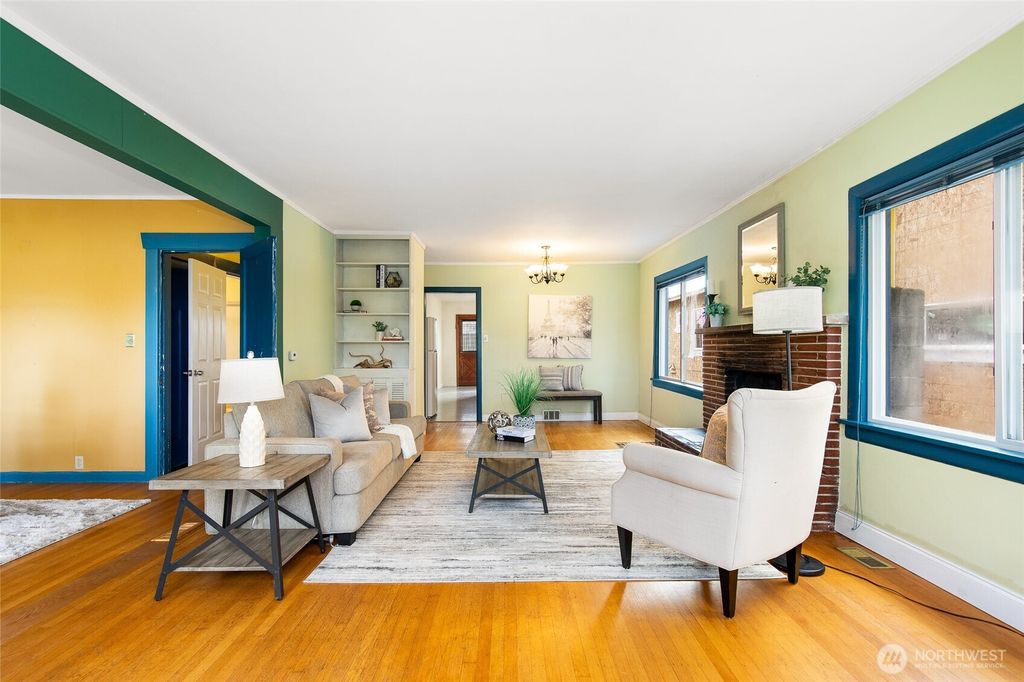 Photo of 5046 35th Avenue NE, Seattle, WA 98105 (MLS # 2496071)