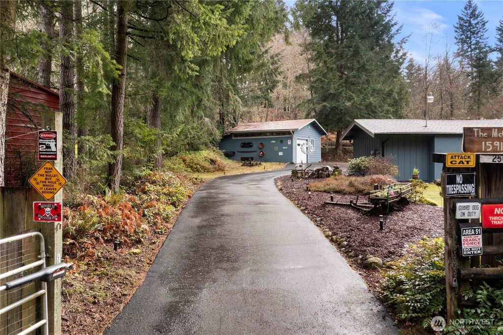 Photo of 15918 256th Avenue E, Buckley, WA 98321 (MLS # 2487447)