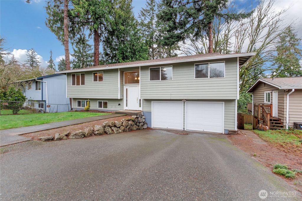 Photo of 30331 9th Avenue S, Federal Way, WA 98003 (MLS # 2460290)