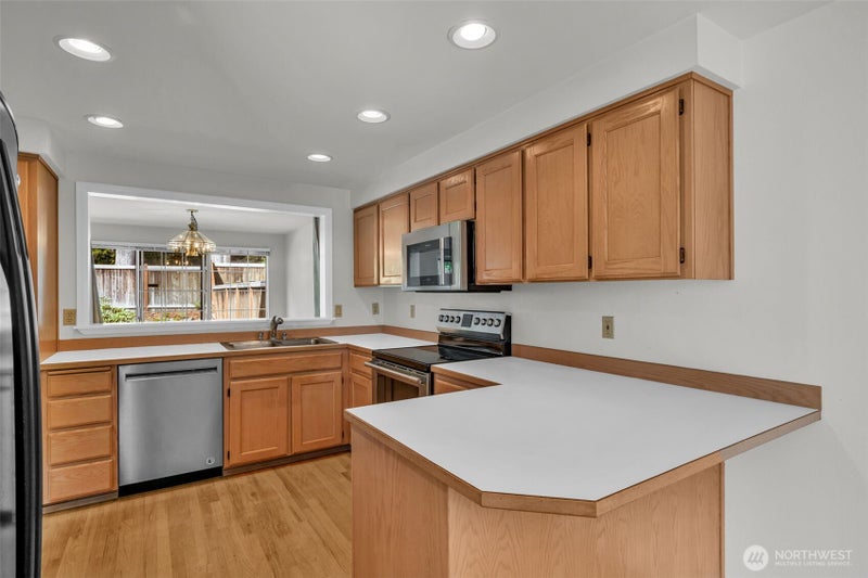 2016 Mill Pointe Drive SE