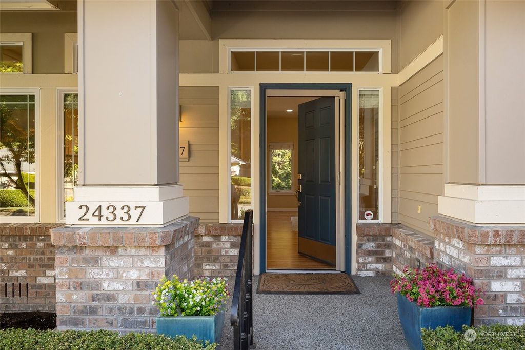 Photo of 24337 NE Vine Maple Way, Redmond, WA 98053 (MLS # 2258229)