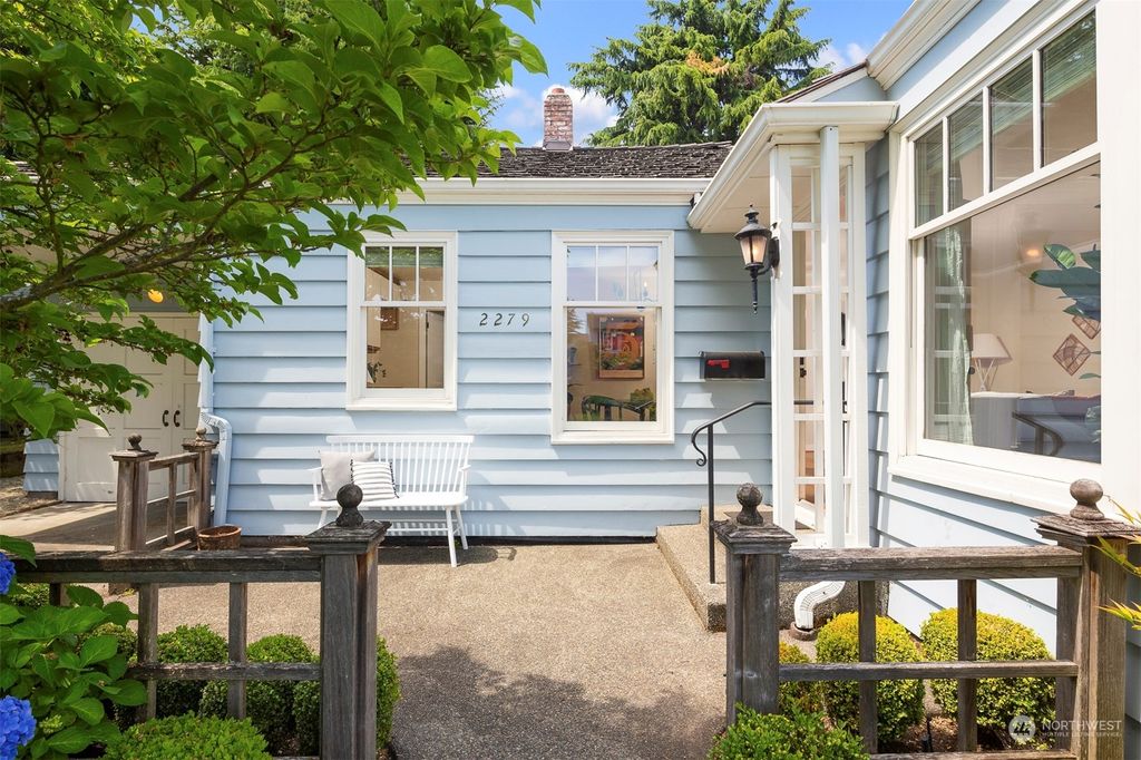 Photo of 2279 Viewmont Way W, Seattle, WA 98199 (MLS # 2135238)
