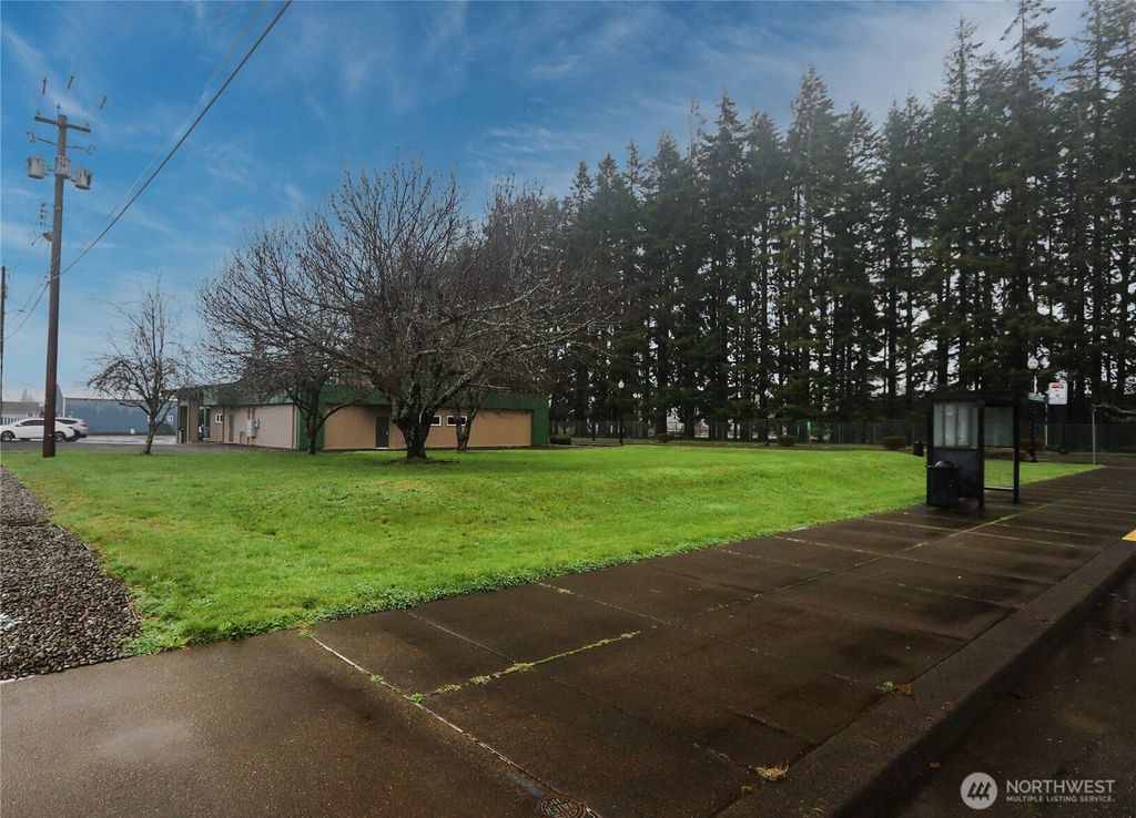 Photo of 1312 1st Street, Cosmopolis, WA 98537 (MLS # 2494862)