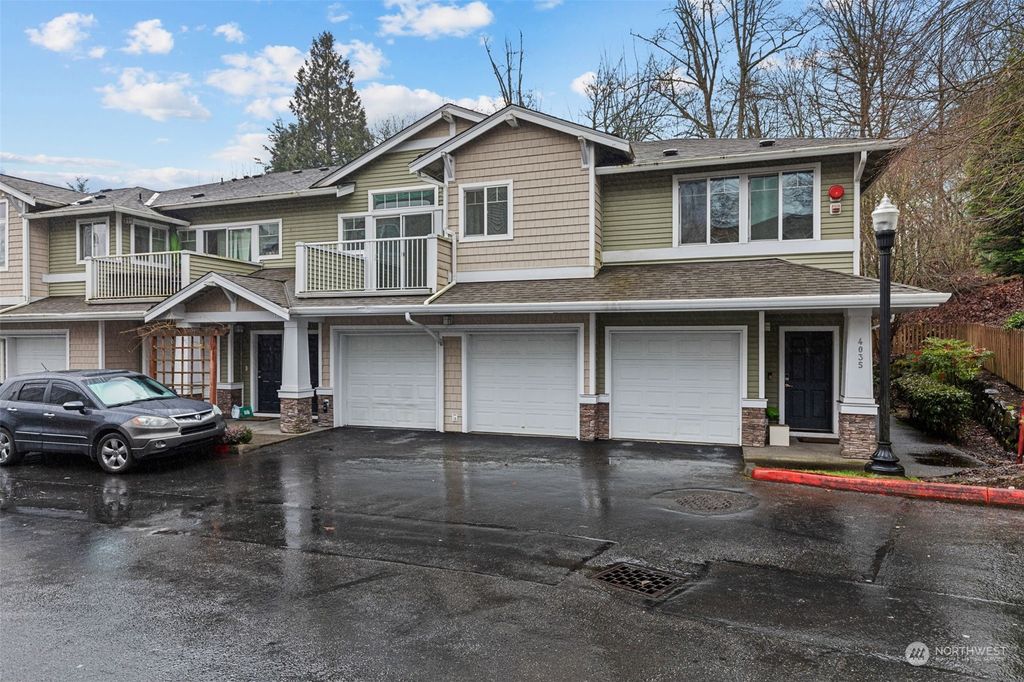 Photo of 4035 S 212th Court #D, SeaTac, WA 98198 (MLS # 2200120)