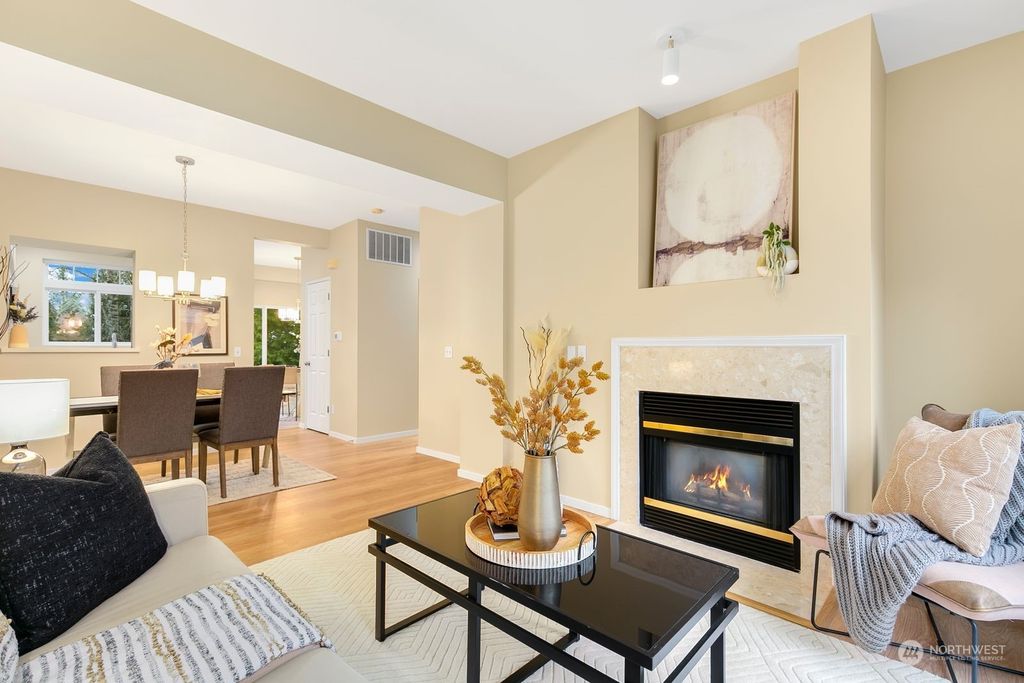 Photo of 6635 SE Cougar Mountain Way Way, Bellevue, WA 98006 (MLS # 2212232)